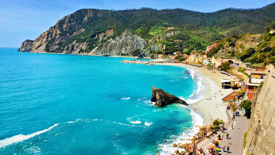 Monterosso public beach (Fegina)