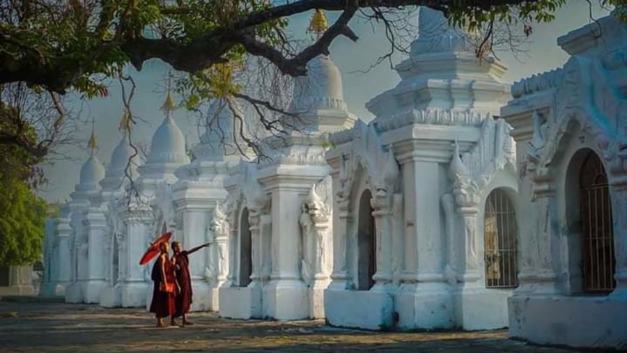 Khuthodaw pagoda 