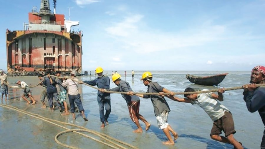 Ship breaking yard 