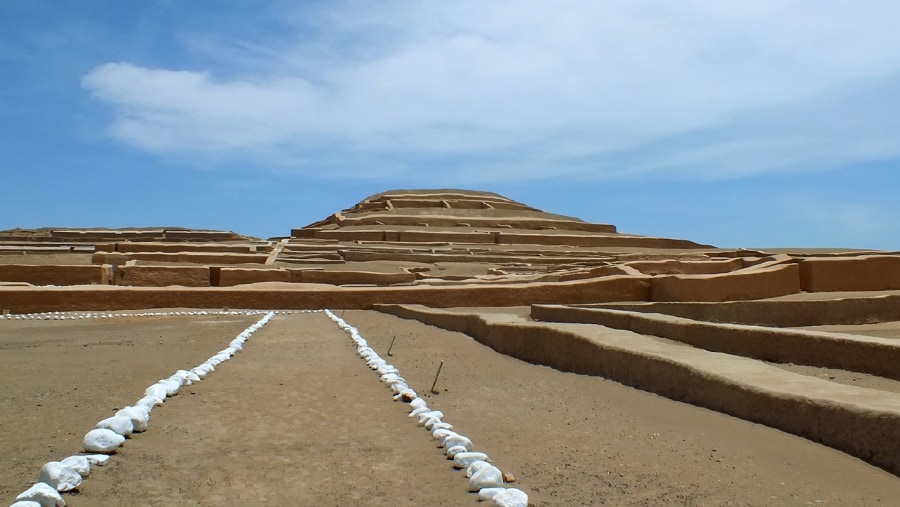 Cahuachi - adobe Pyramids
