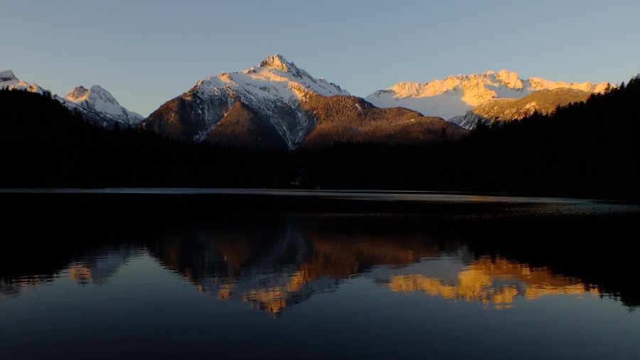 Levette Lake & Tantalus Range