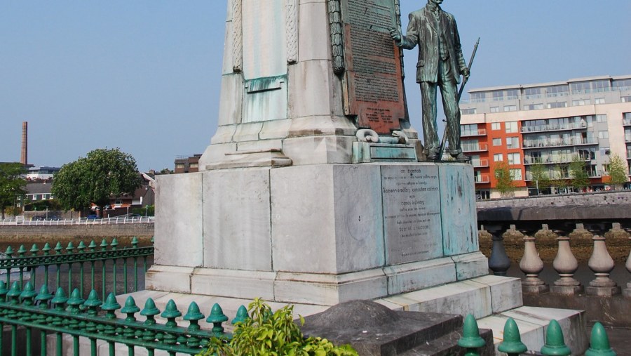 1916 Memorial on Sarsfield Bridge