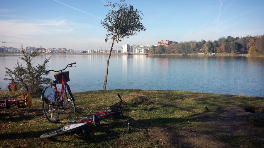 Tirana artificial lake bike tour