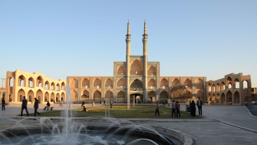 Amir Chakhmaq minarets