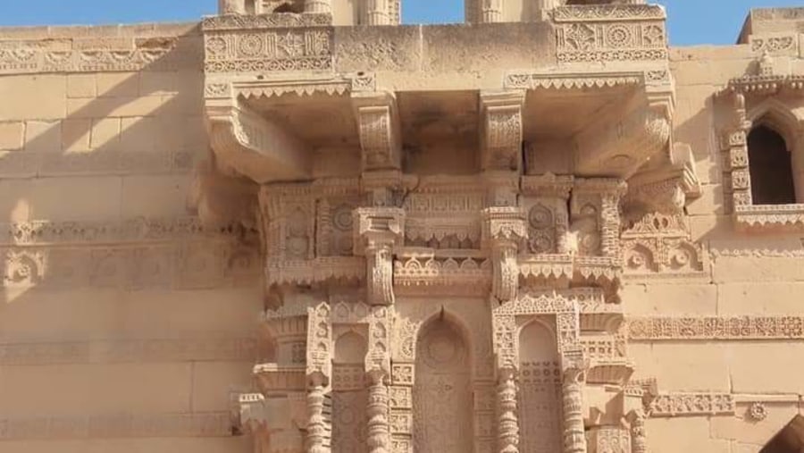 Makli Graveyard 