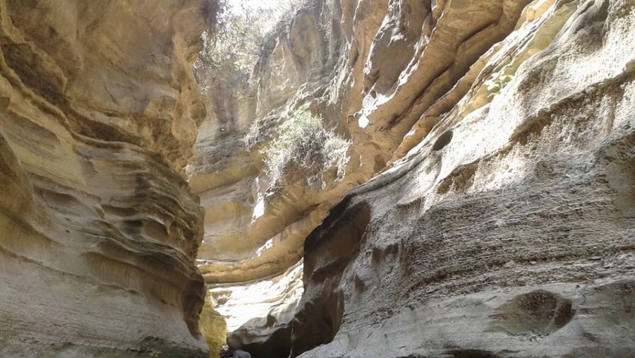 Hells gate Caves