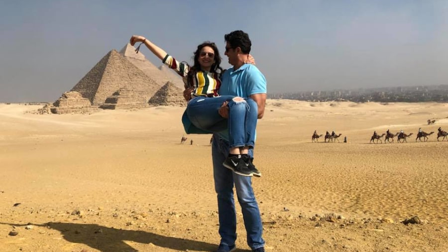 Honeymoon couple at Egypt Tour