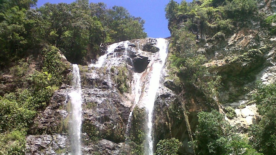 flores water fall