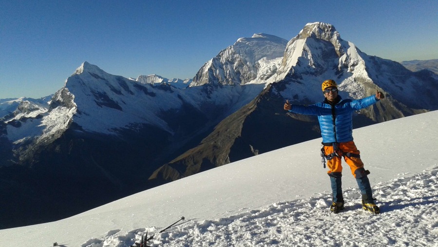 LUCHO LOPEZ OROPEZA PERUVIAN MOUNTAIN GUIDE