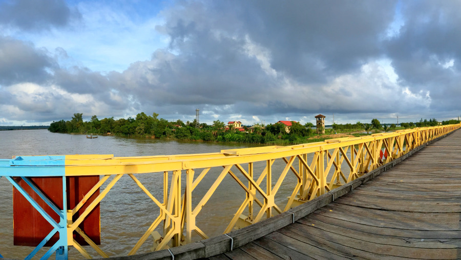 DMZ Hien Luong bridge