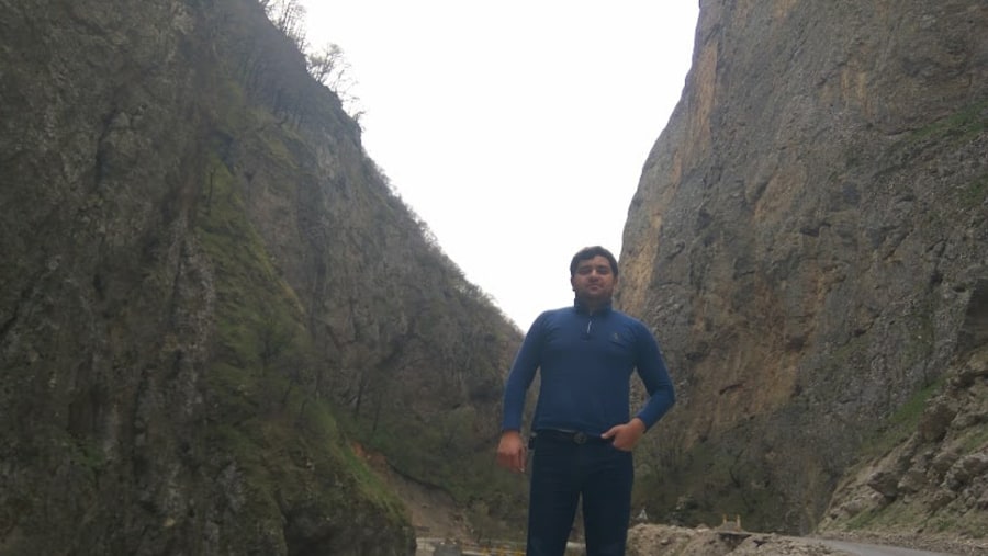 Qiriz Canyon / Our Baku driver Akram 