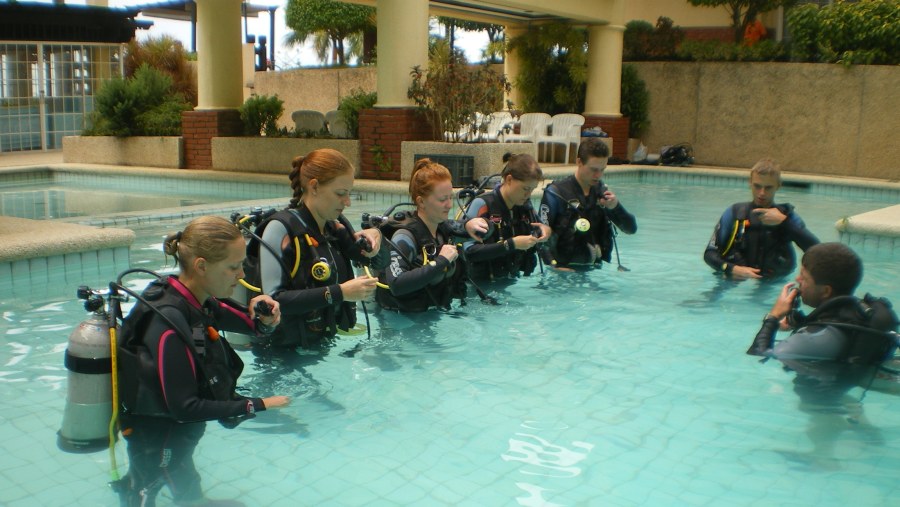 PADI Pool skills 