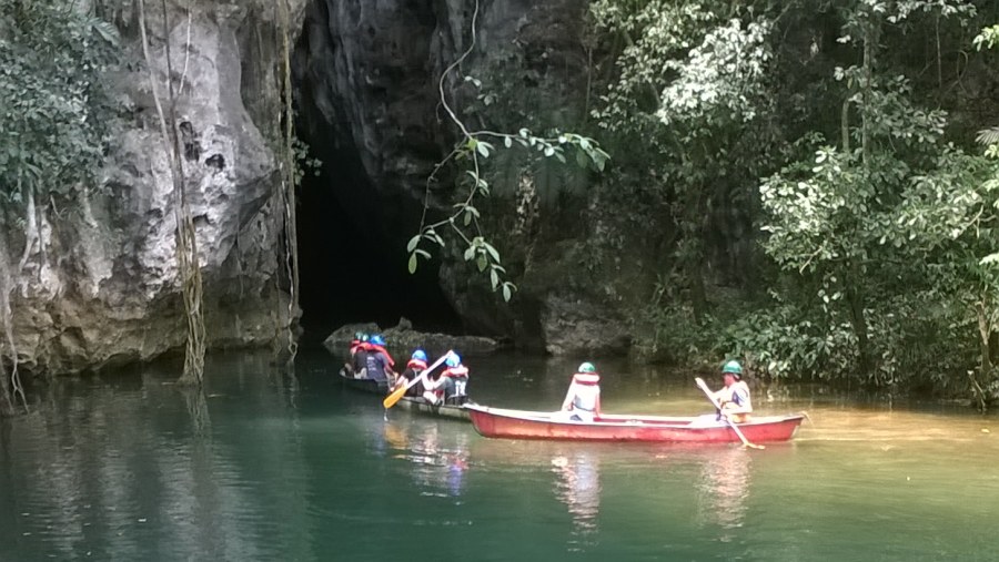 Jungle Walk Expedition tours, Barton creek cave