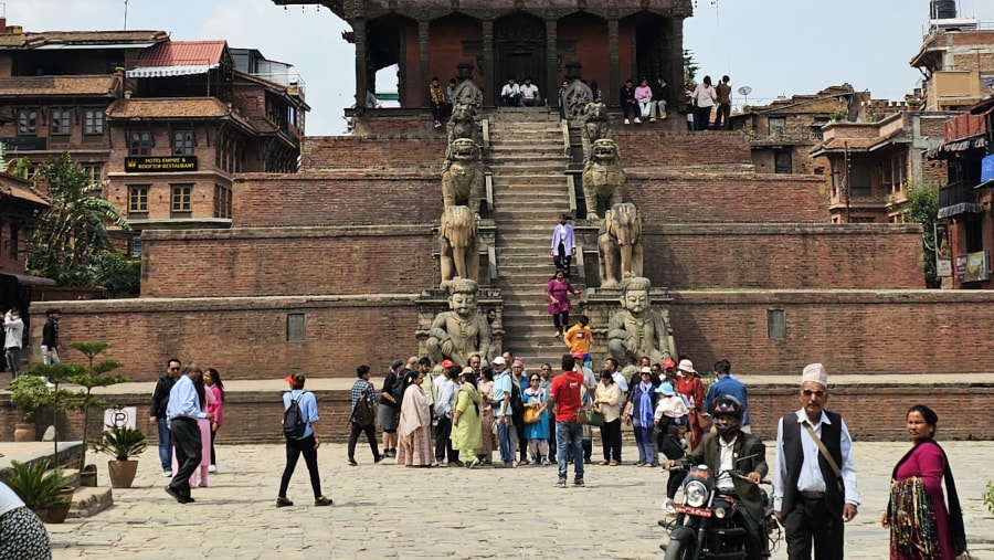 Profesional & Informative Tour of Kathmandu Valley