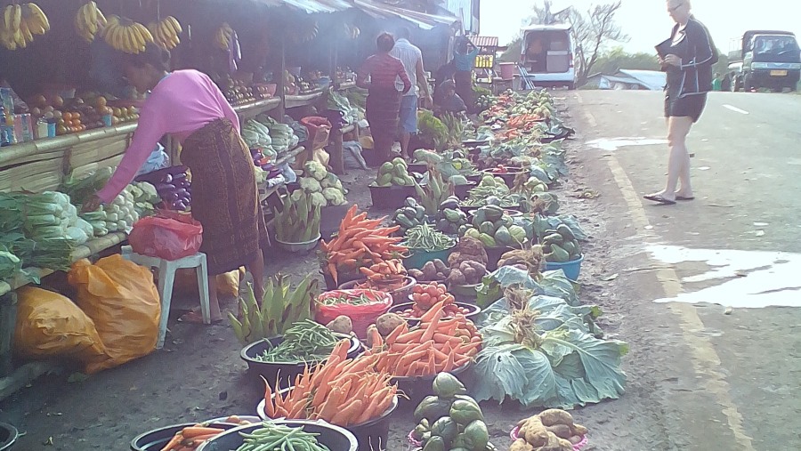 duaria fruits market