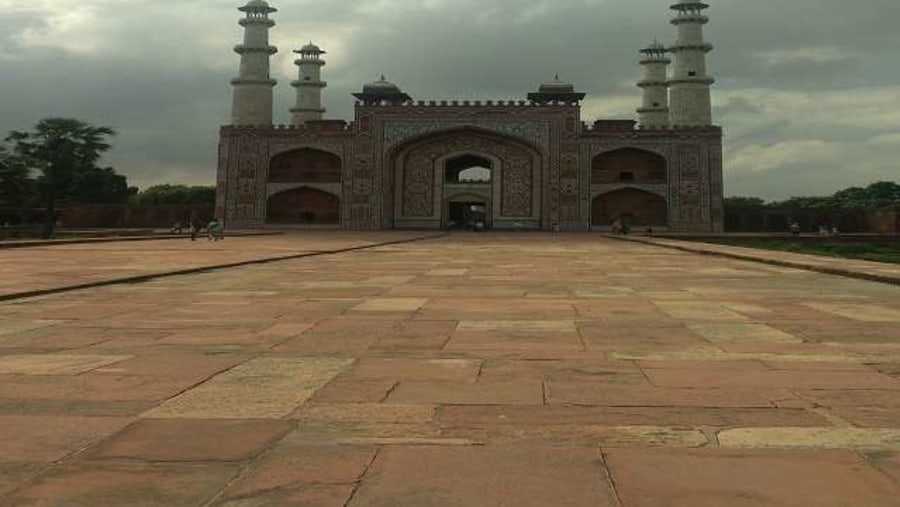 SIKANDRA ( AKBAR TOMB)