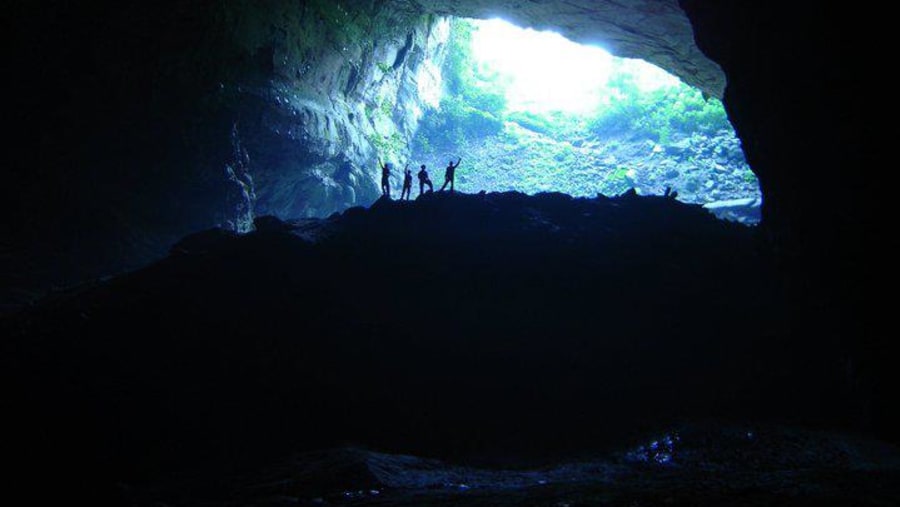 CUEVAS Y GRUTAS CEREMONIALES