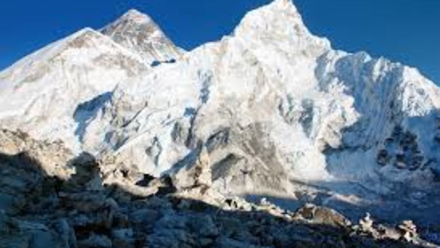 everest trek