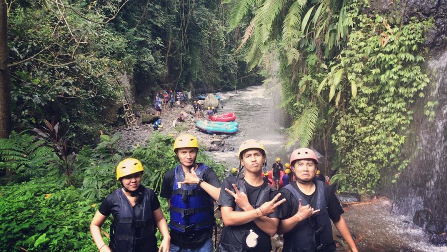 Telaga waja river rafting with the group from Malaysia