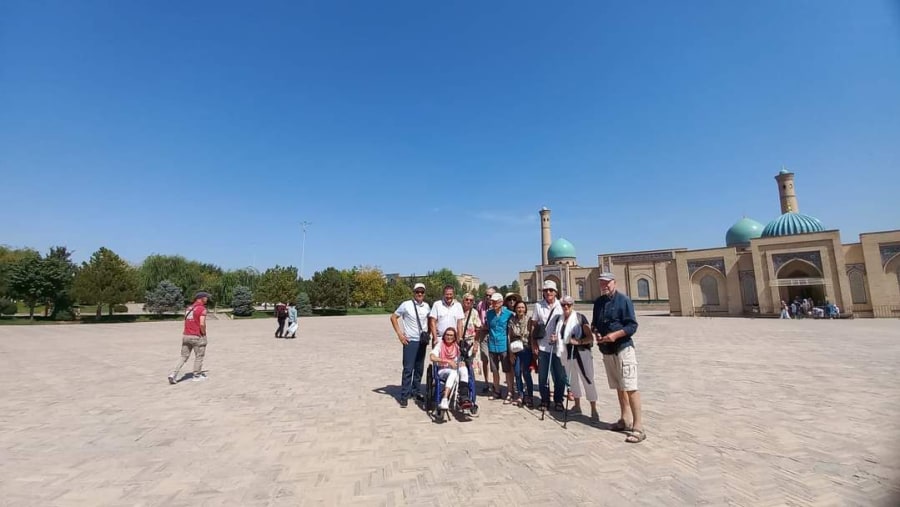 english french local  tour guide Tashkent