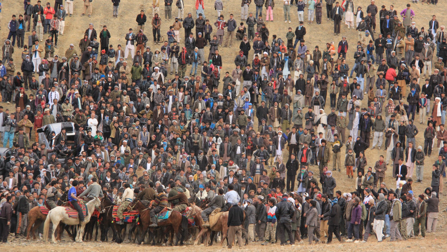 People looking Buzkashi