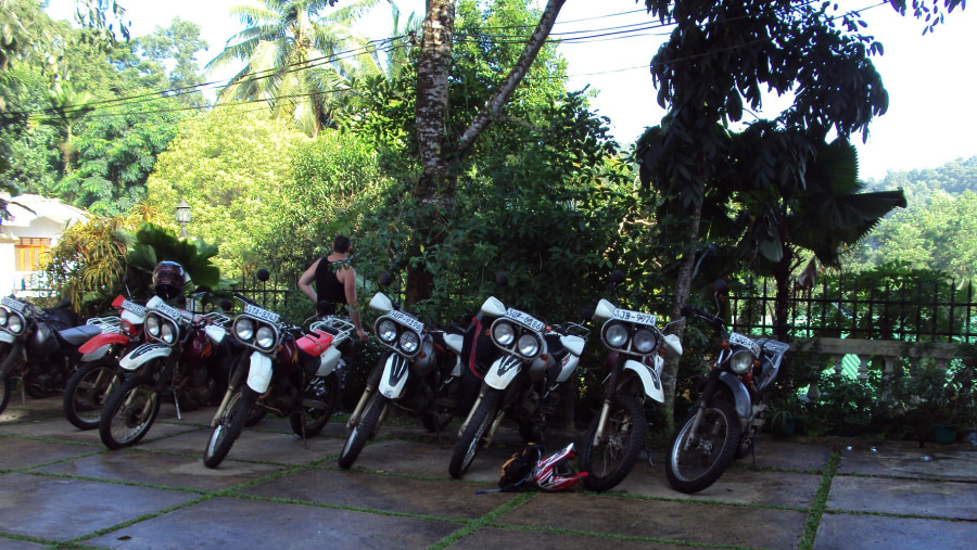 Wonderful Sri Lanka - on a motorcycle