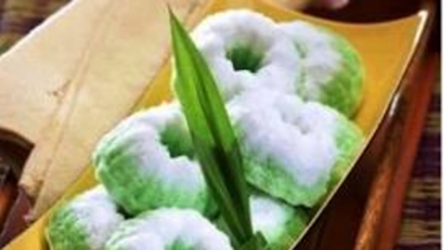 Putu ayu (Indonesian Sponge Cake)