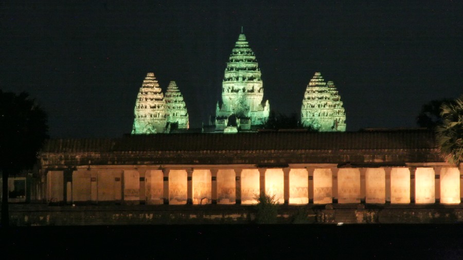 the main towers Angkor Wat