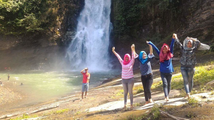 Panjang Waterfall, Pinang Island, Lahat