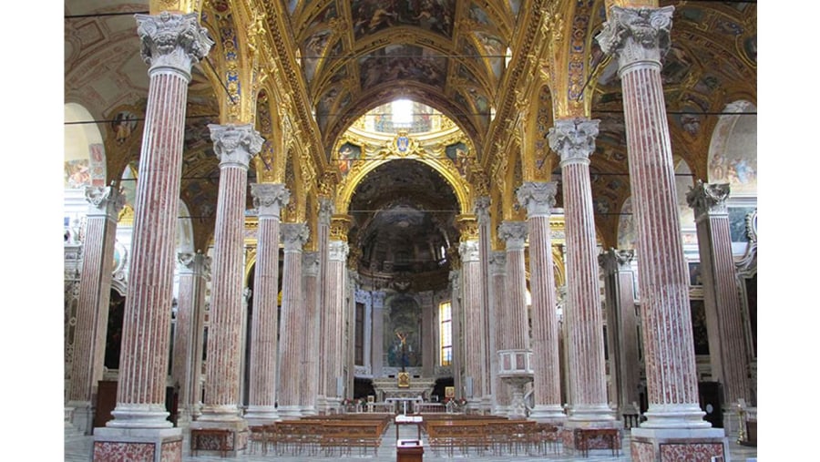 The church of Assunzione, inside