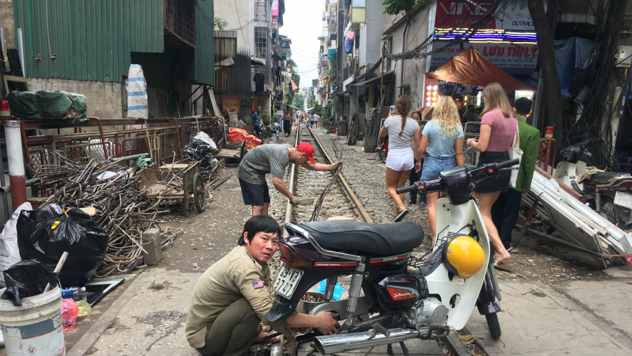 The daily life in Hà Nội Rail way