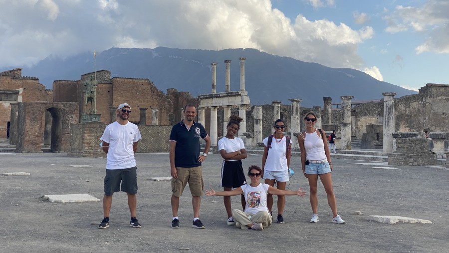 New Friends in Pompeii