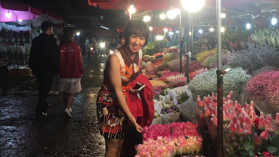 early morning flowers market