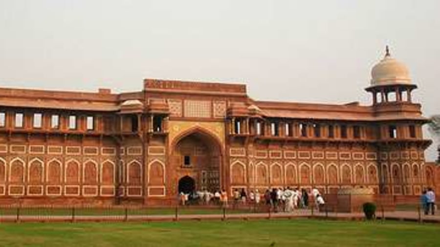 AGRA FORT