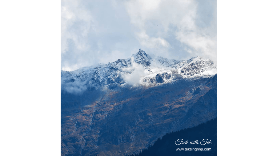 अंबर-धारा। हिमालय की अदभुत झलकि।