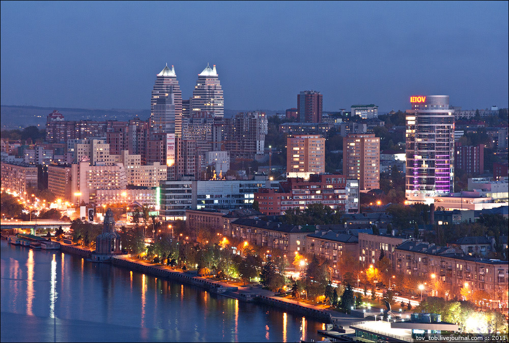 Ikki xoroz bir mushuk bir vaqtning ozida video Shampan vinosi pornosini onlayn tomosha qiling