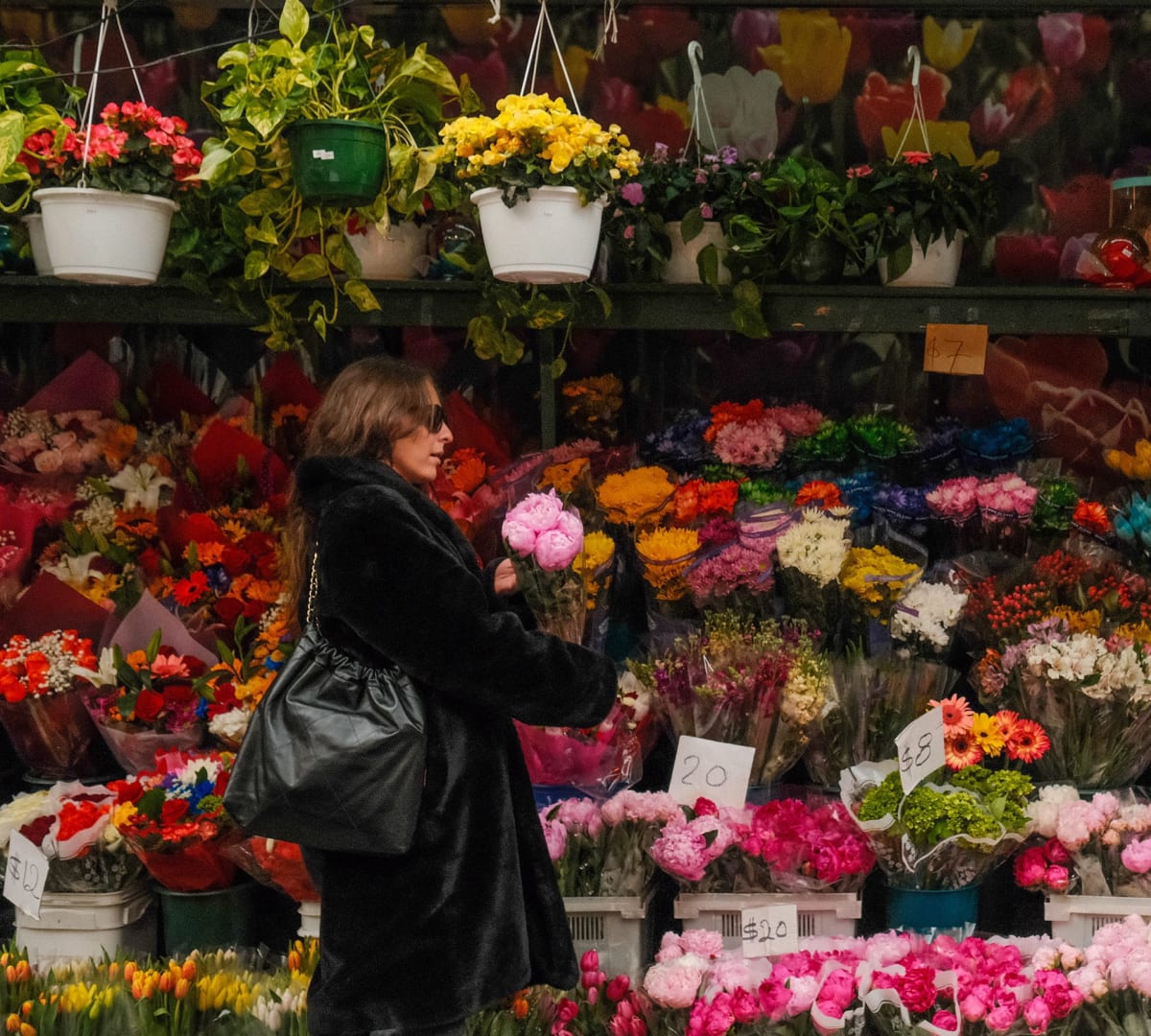 Hell's Kitchen Neighborhood – Flower Shopping