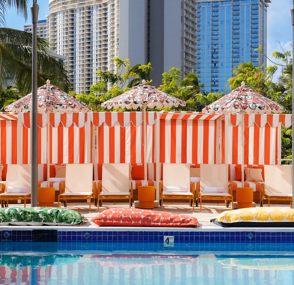 Waikīkī-Swim-Social-HOLDER