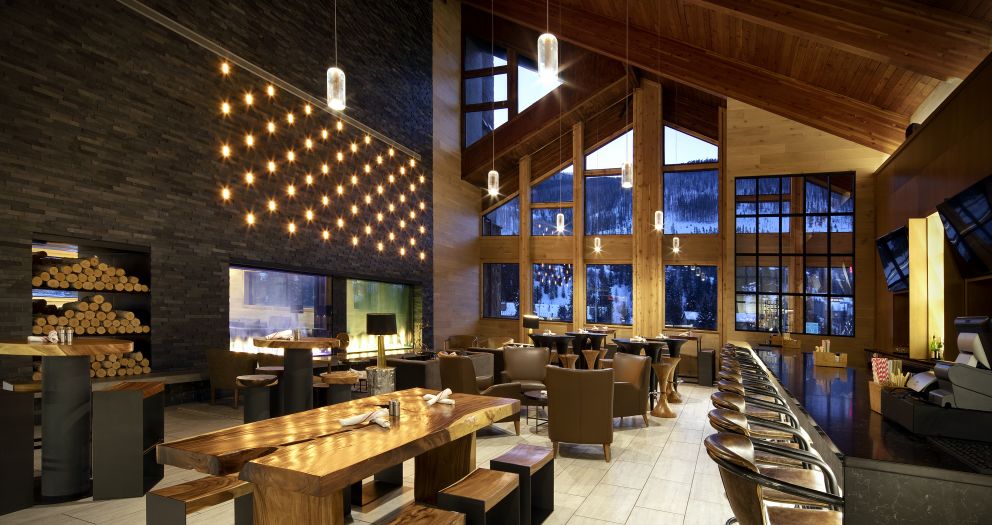 Highline Vail hotel Pivo6t2 Restaurant & Fireside Lobby bar