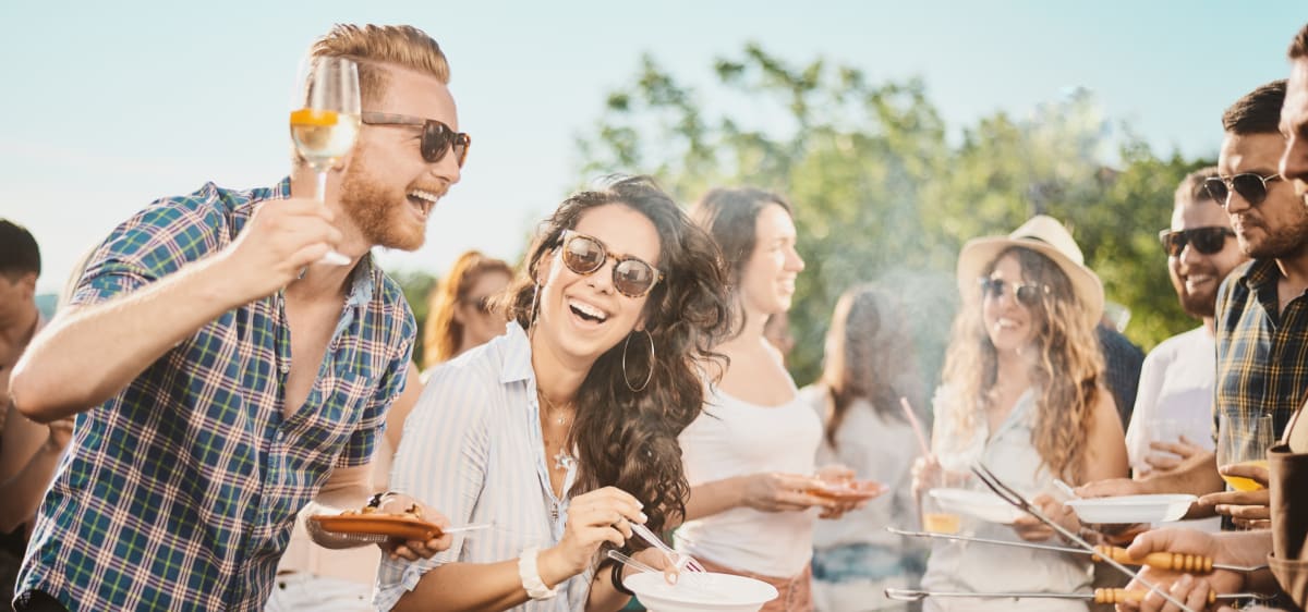 friends-having-fun-outdoors