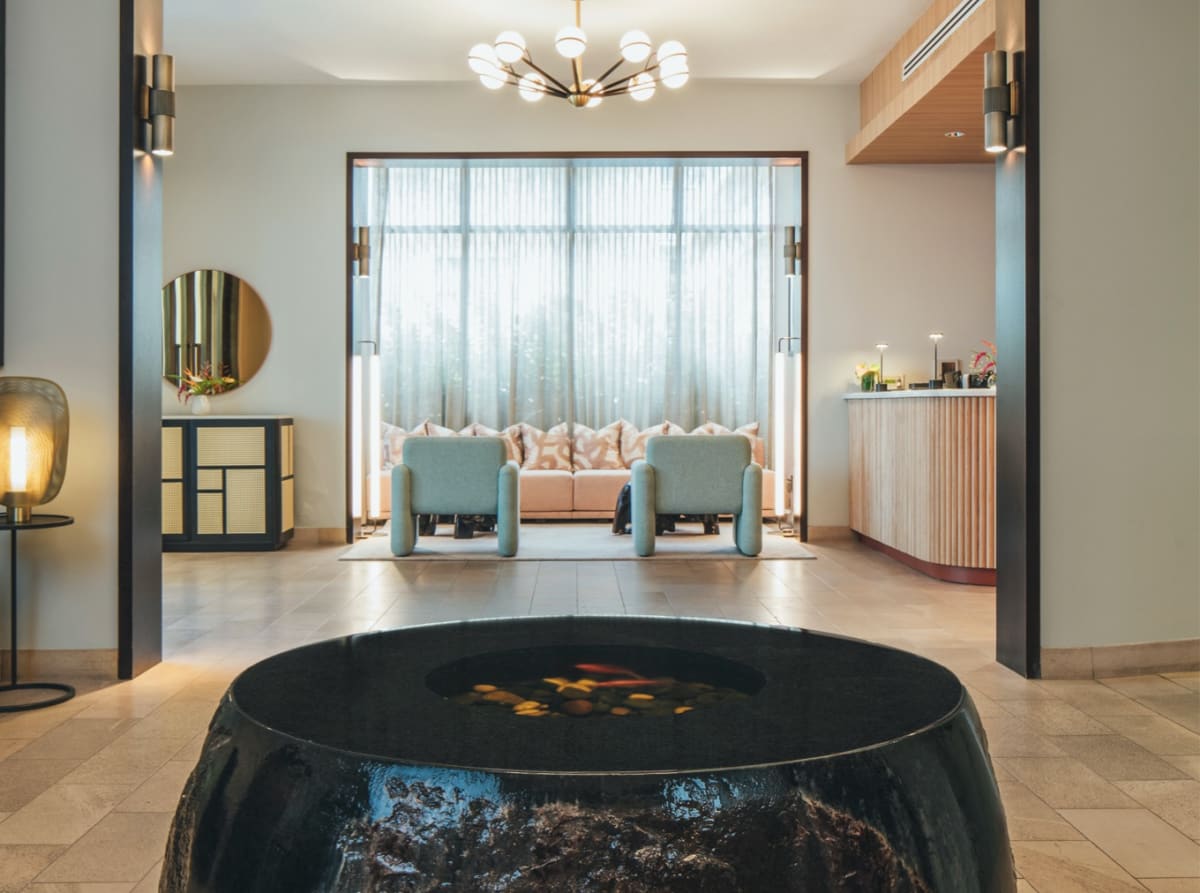 Hotel-Renew-Lobby-area