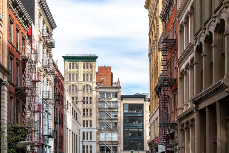 street-view-of-historic-buildings-on-broadway-in-the-tribeca-neighborhood