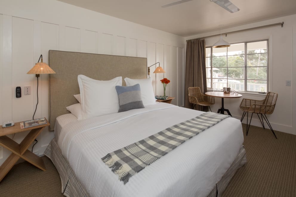 2ND FLOOR KING ROOM