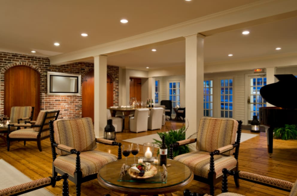 Main Street Lounge