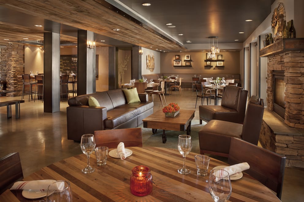 Tiburon Tavern
