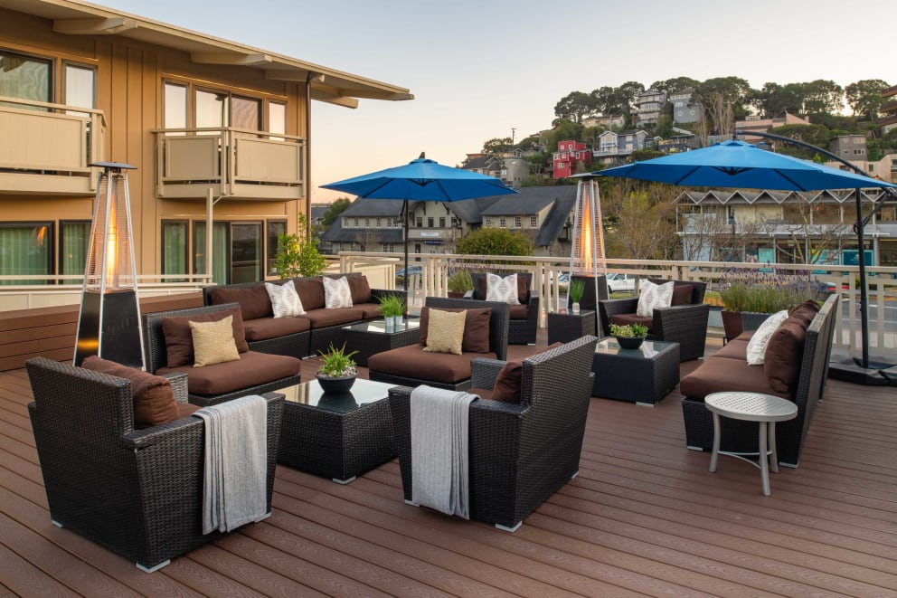 lodge-at-tiburon-public-skydeck-lounge