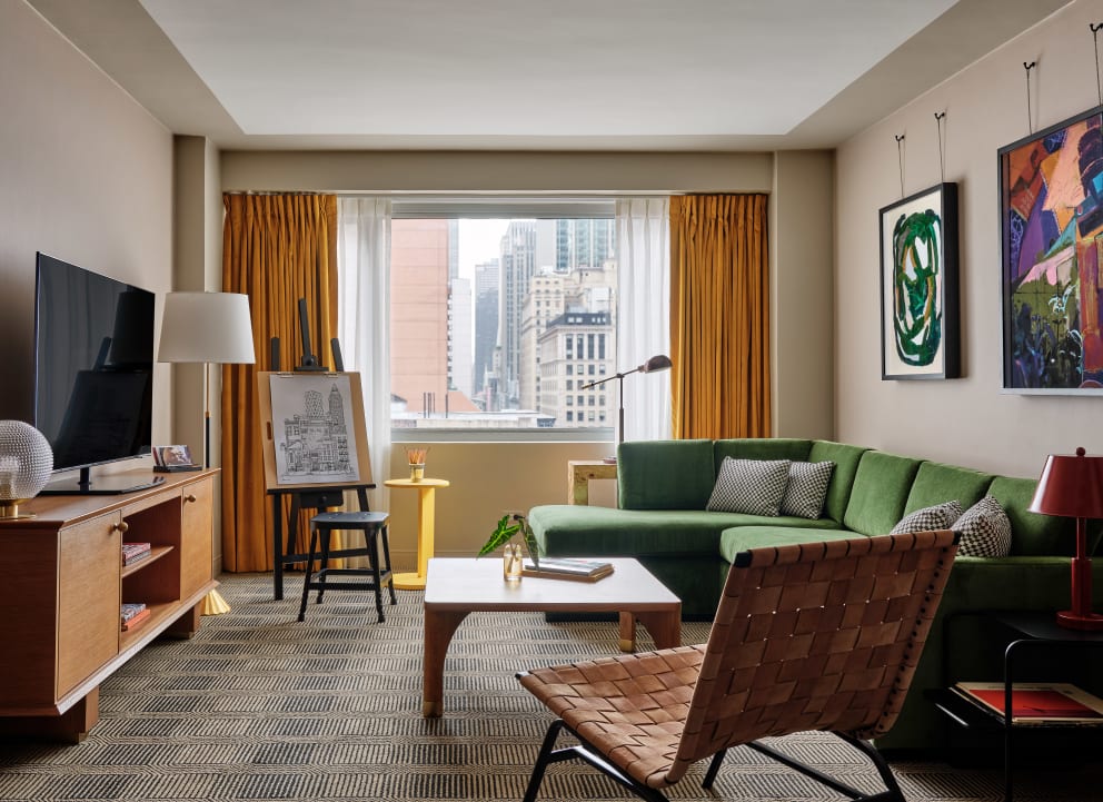 Hells Kitchen - Rooms - Suite Parlor - Read McKendree