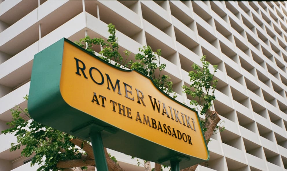 Romer Waikīkī Restored Sign