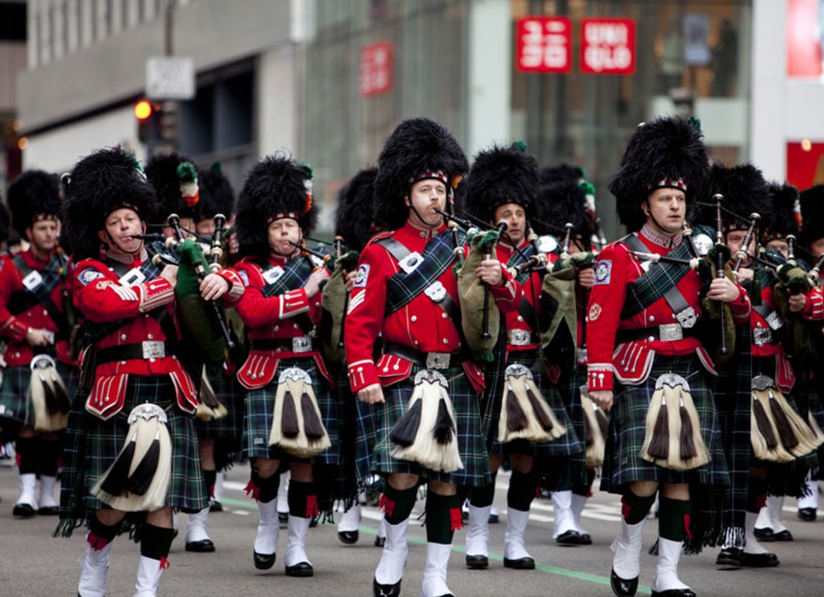 marchers-in-st-patricks-day-parade-in-new-york