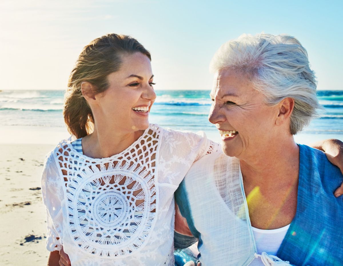 mother-daughter-on-miami-beach